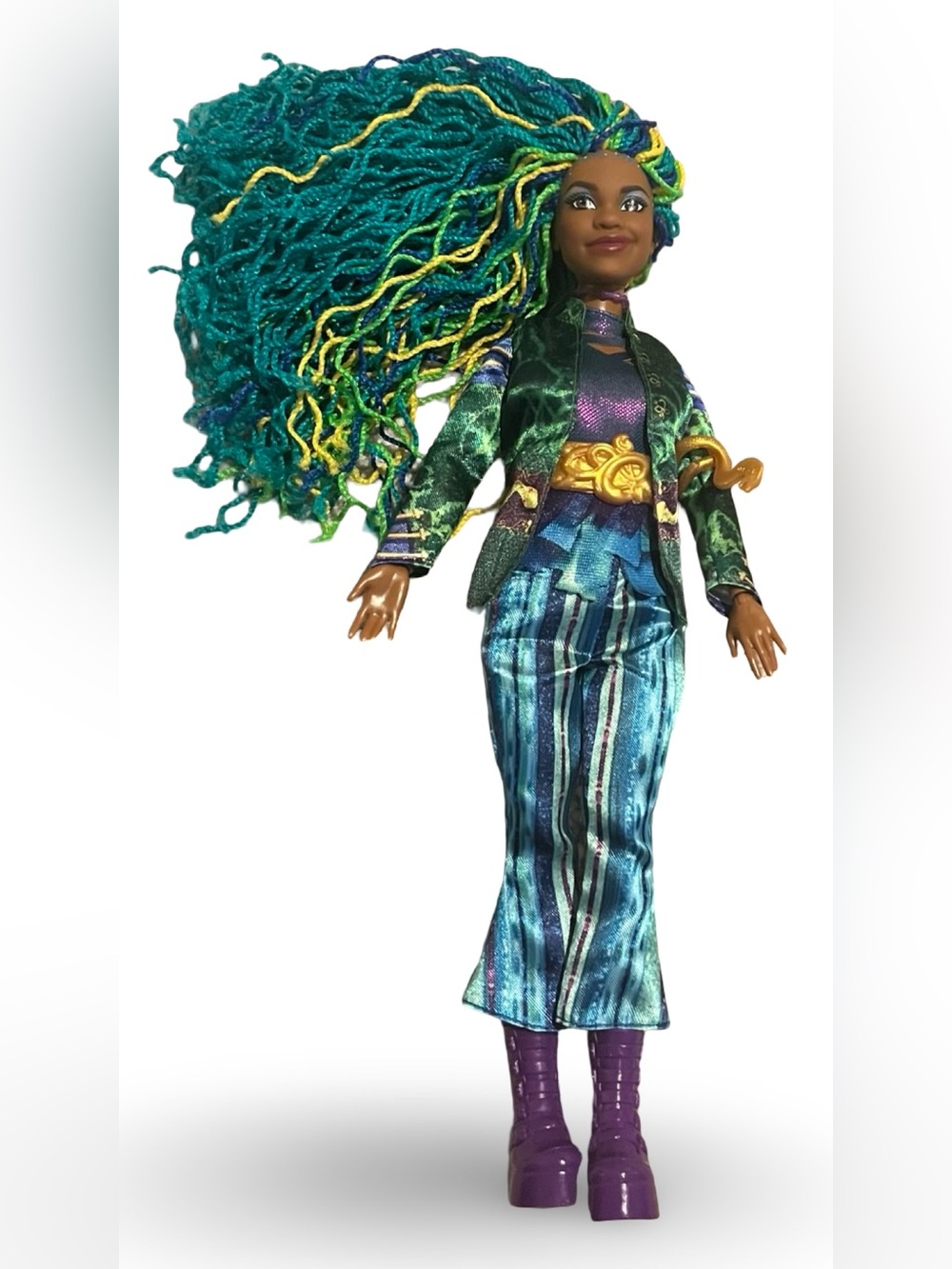 Mattel Disney's Descendants Uliana Doll - Picture 2 of 3